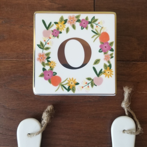Ashland Letter "O" Home Decor Spring Cheese Board Tabletop - Picture 8 of 14